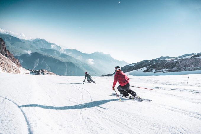 summer-skiing-glacier