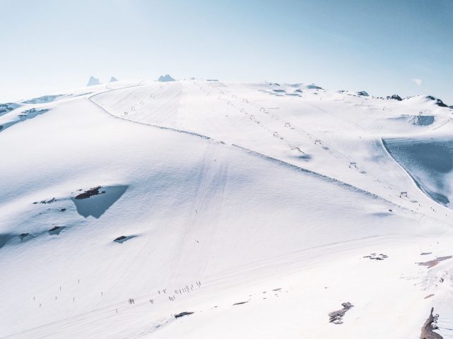 summer-skiing-glacier