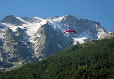 Paragliding with the Bureau des Guides de La Grave