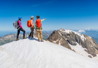 Discover mountaineering on the Pic de Bayle
