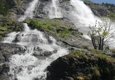 Hiking – La Fare waterfall